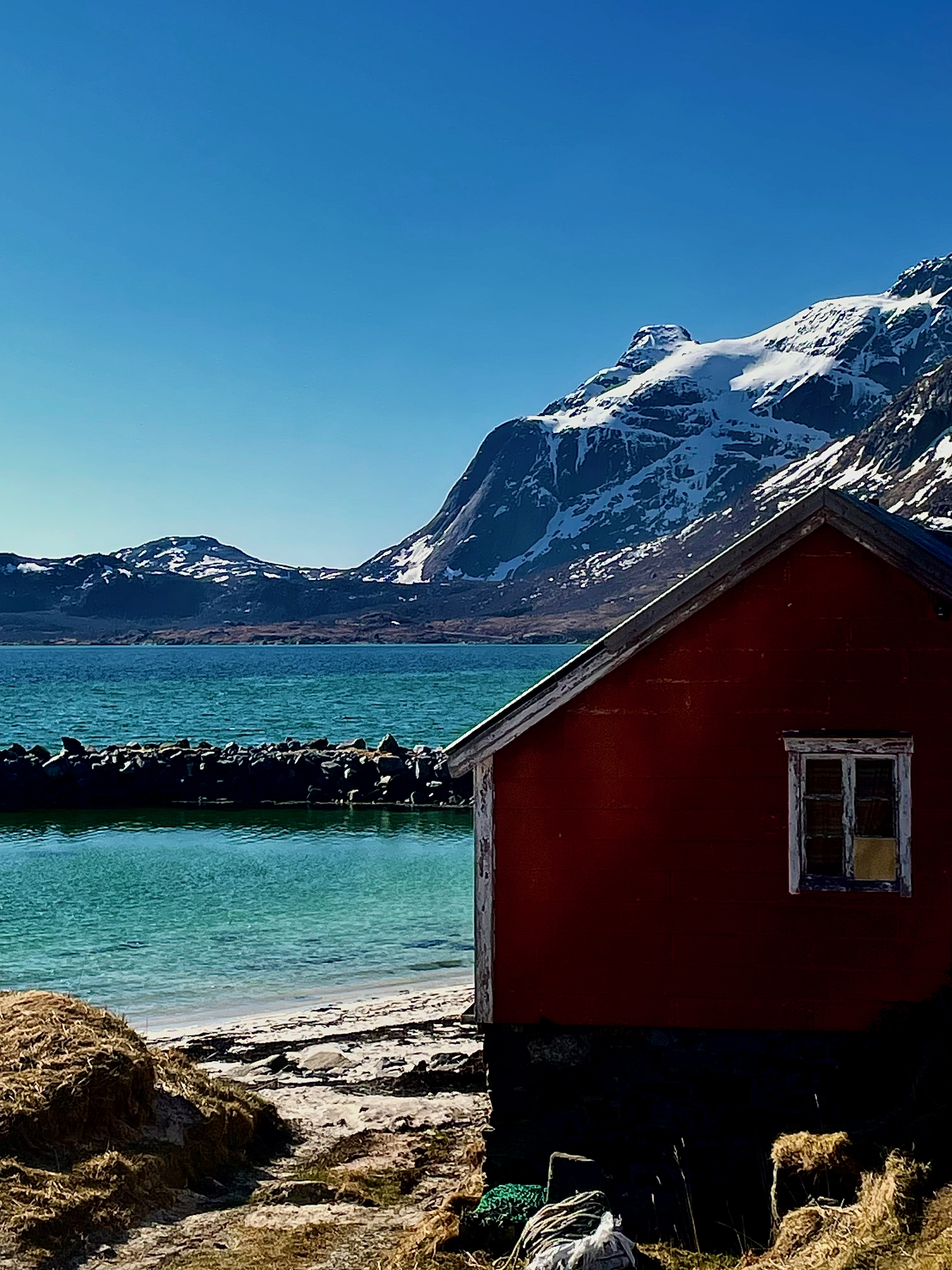 Utsikt over havet en klar vårdag