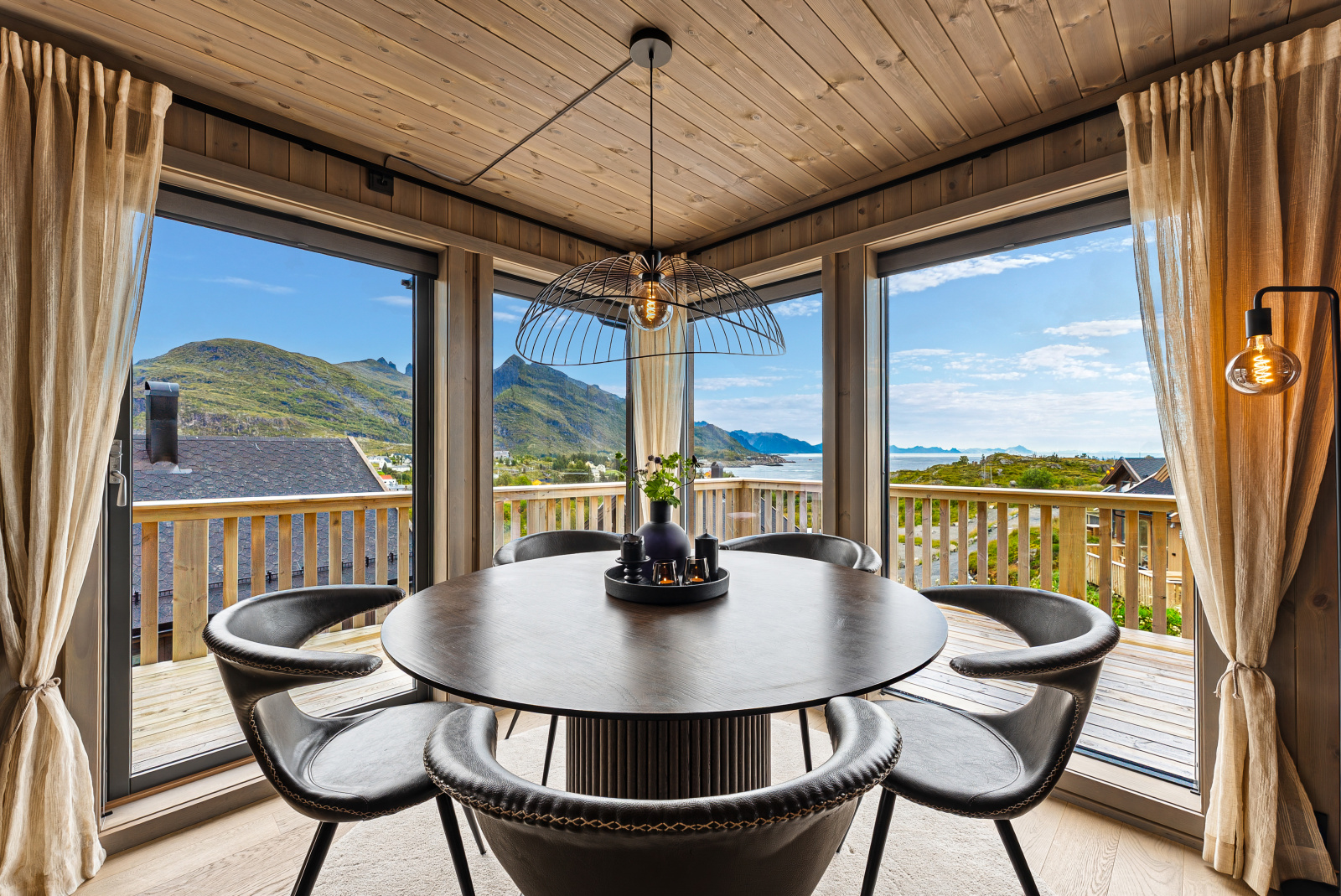 Stue med utsikt mot havet
