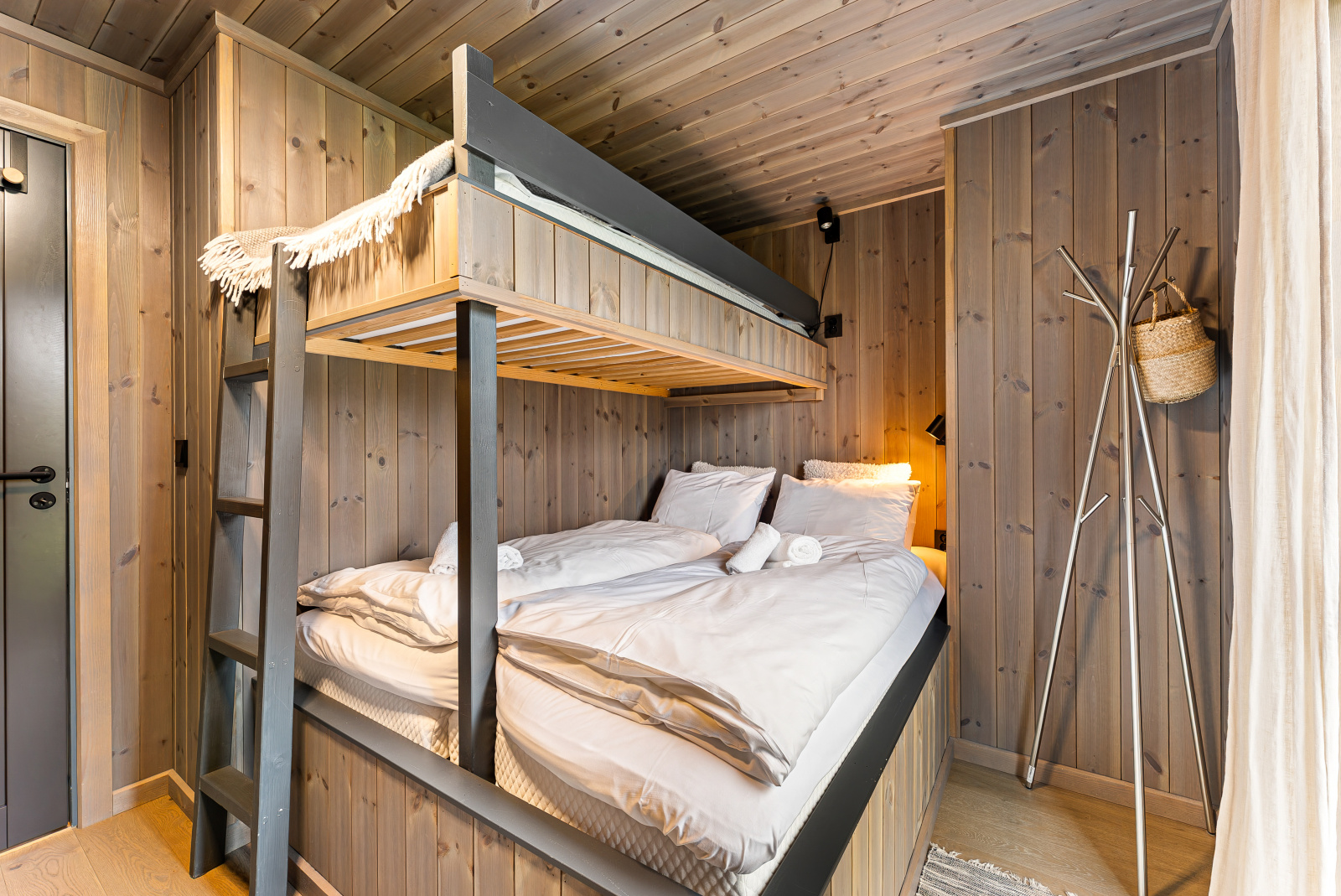 Køyeseng og dobbeltseng i soverommet